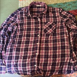 GAP Women’s Plaid Button-Down Shirt